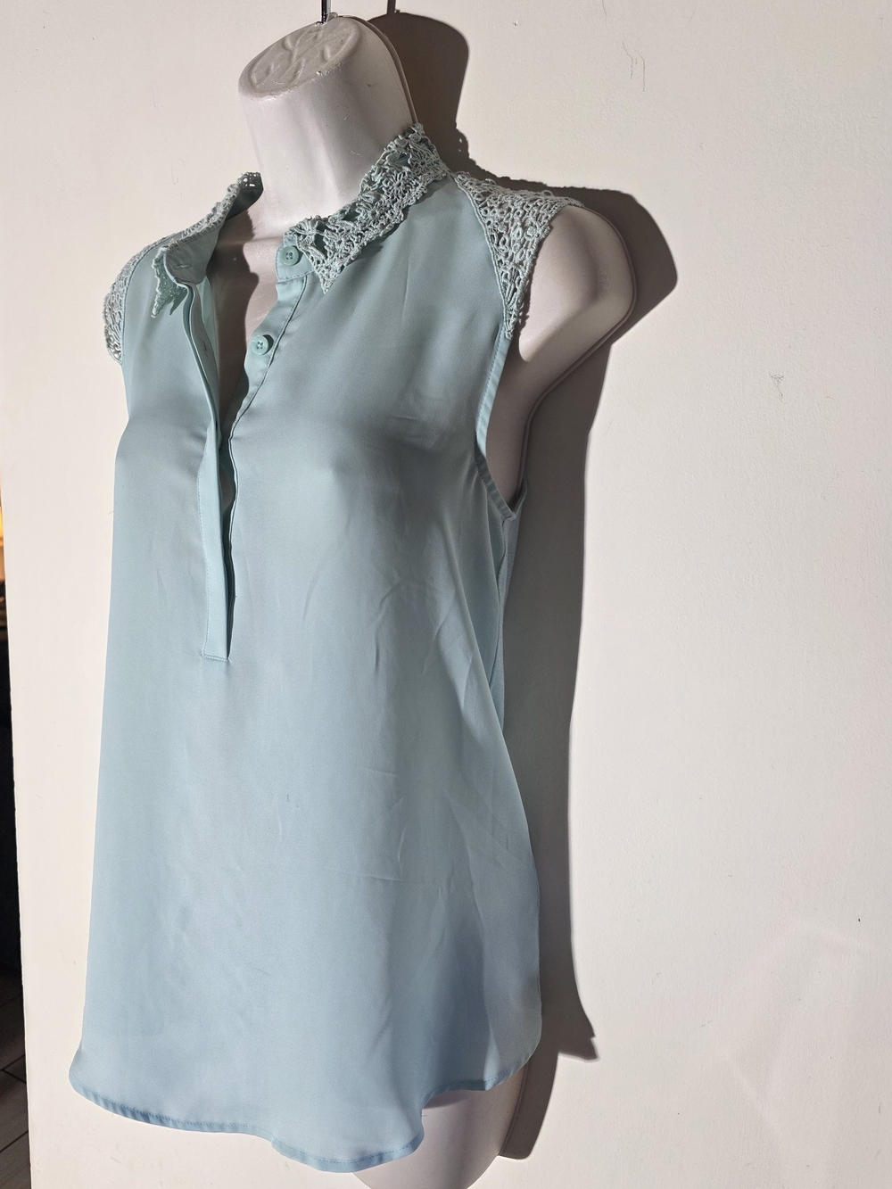 Lauren Conrad - Aquamarine Lace Yoke Sleeveless Blouse (Size XS)